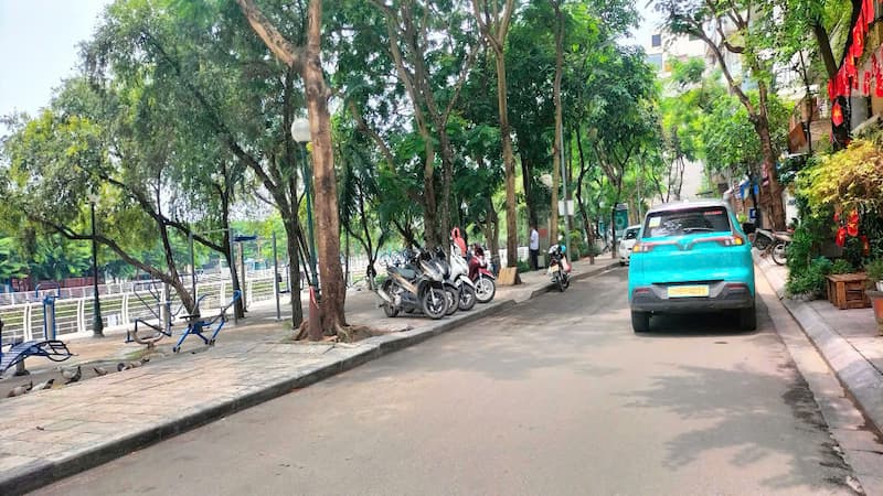 Bán Nhà Ngõ 97 Phố Trịnh Công Sơn đường rộng