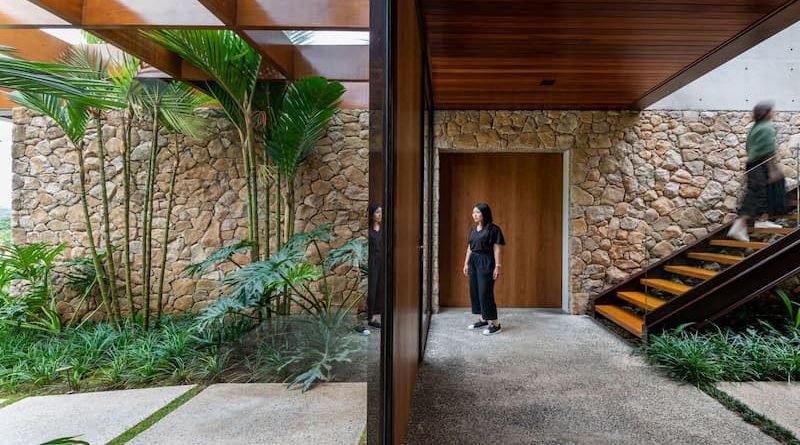 Bán Nhà Ngõ 180 Phú Thượng, Sân Vườn, Ngõ Ô Tô Thông 135m2, 46 tỷ