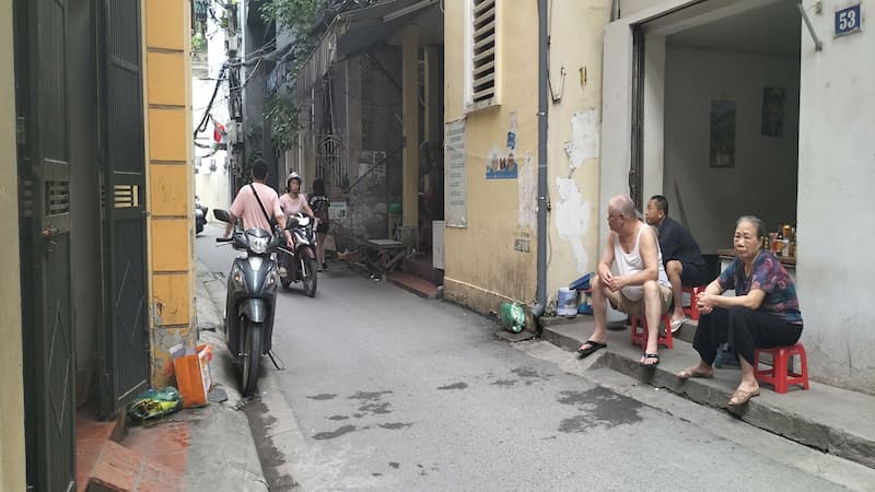 Ngõ trước nhà - bán đất ngõ 31 Xuân Diệu, Hà Nội