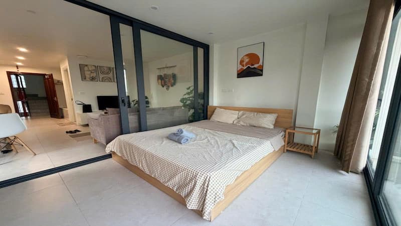 Bán Tòa Nhà Ngõ 87 Trịnh Công Sơn phòng ngủ rộng
