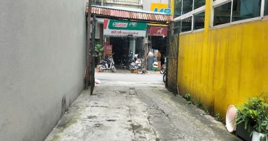 bán nhà ngõ 569 Lạc Long Quân ngõ ô tô rộng