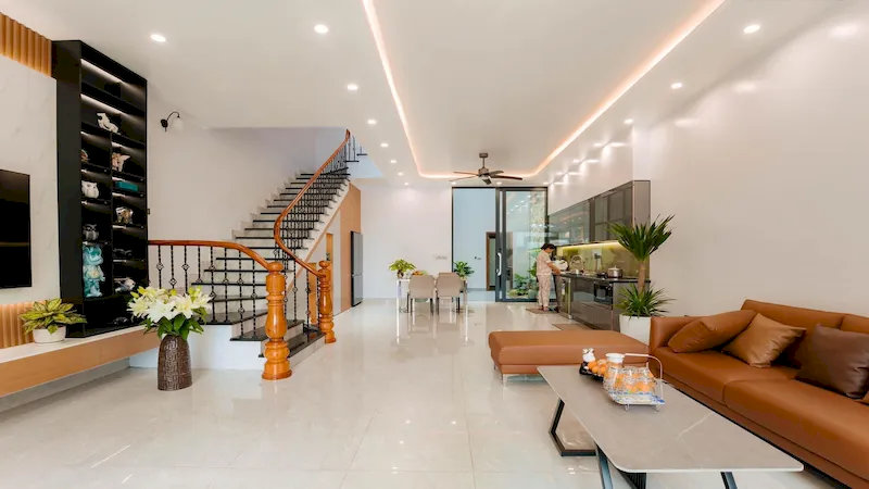 Bán Nhà Ngõ 677 Lạc Long Quân rộng rãi