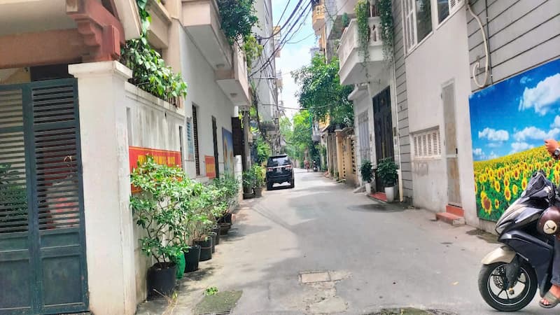Bán Nhà Ngõ 677 Lạc Long Quân ngõ ô tô