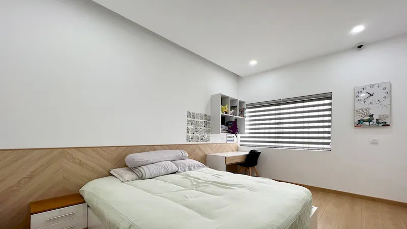 Bán nhà ngõ 565 Lạc Long Quân phòng ngủ nhiều ánh sáng