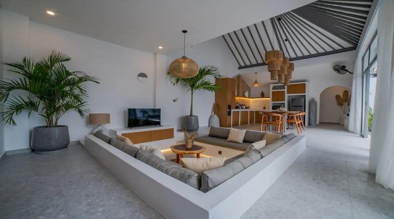 Bán nhà nghách 46 ngõ 89 Lạc Long Quân có phòng khách rất đẹp trên tầng thượng