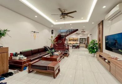 Bán nhà ngõ 535 Lạc Long Quân nội thất đầy đủ