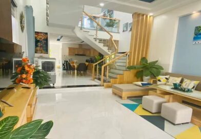 bán nhà ngõ 271 Lạc Long Quân phòng khách rộng