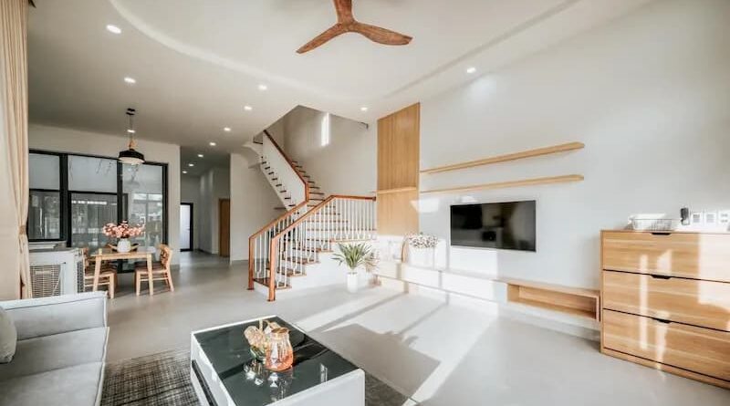 bán nhà mới ngõ 603 Lạc Long Quân phòng khách rộng