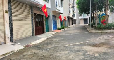 Bán nhà 180 Phú Thượng ngõ ô tô