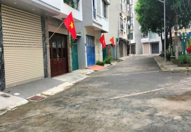 Bán nhà 180 Phú Thượng ngõ ô tô