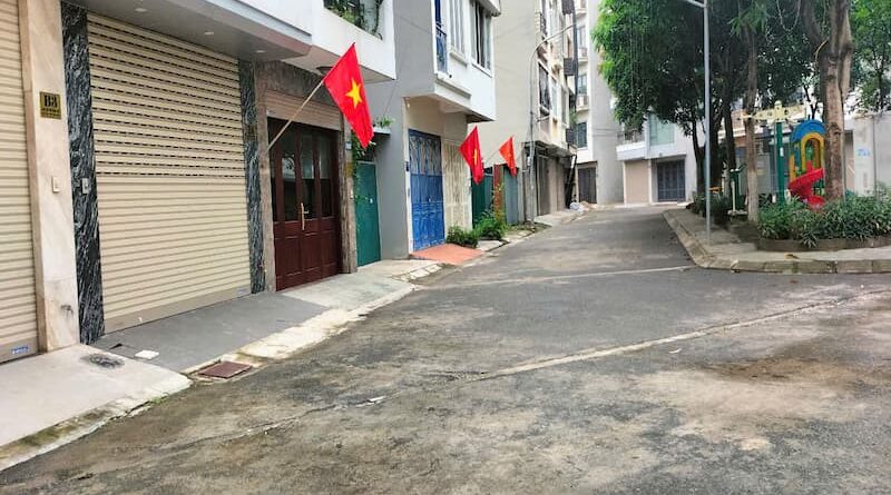 Bán nhà 180 Phú Thượng ngõ ô tô