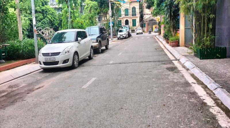 Bán Nhà Mới 10 Phố Phúc Hoa ngõ ô tô