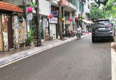 Bán nhà ngõ 690 Lạc Long Quân ngõ thông ra phố Trịnh Công Sơn