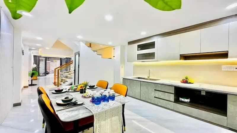 Bán nhà ngõ 690 Lạc Long Quân bếp lớn