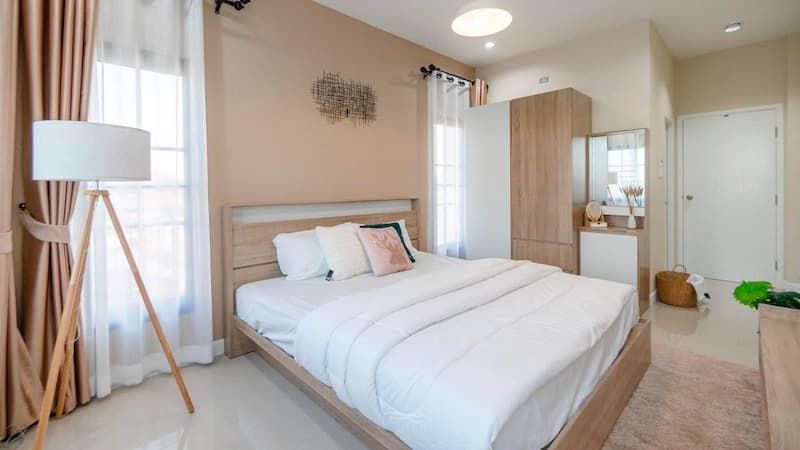 Bán nhà ngõ 6 phố Trịnh Công Sơn phòng ngủ sáng