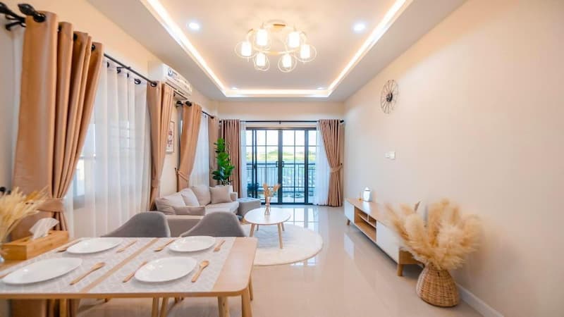 Bán nhà ngõ 6 phố Trịnh Công Sơn phòng khách tầng 2 nhìn ra công viên
